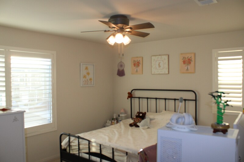 Building Photo - 26840 Red Dr