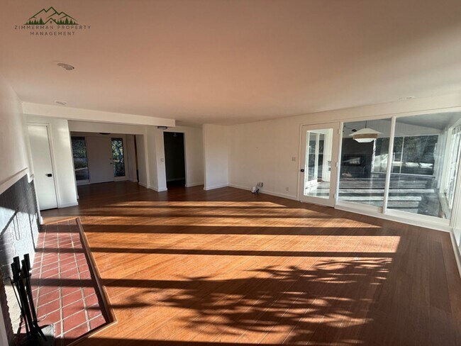 Building Photo - 1808 E 28th Ave