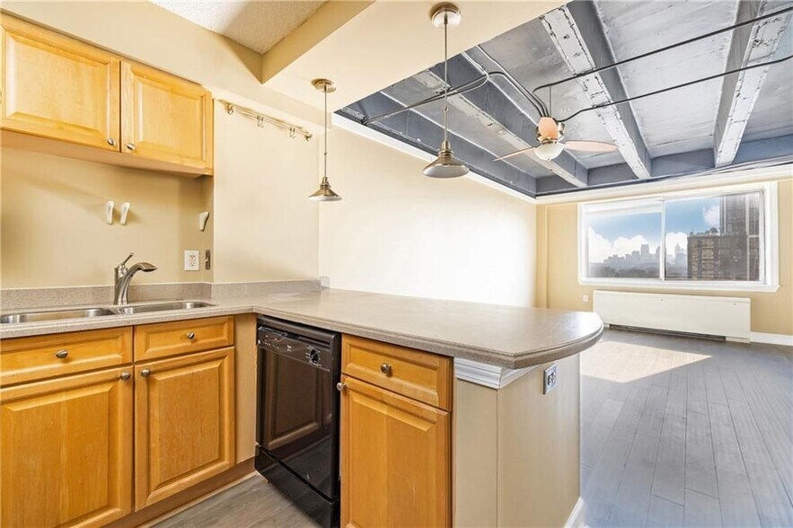 Building Photo - 2479 Peachtree Rd