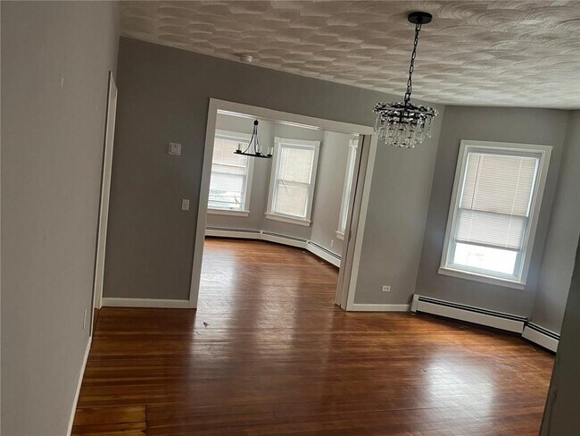 Building Photo - 60 Dover St