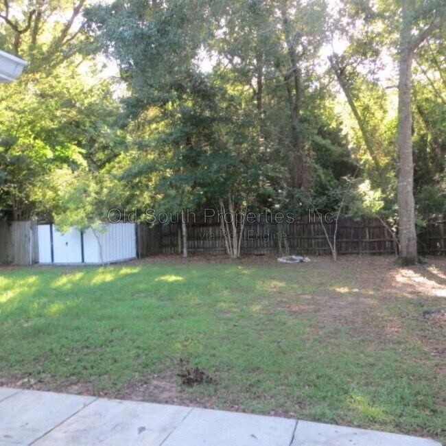 Building Photo - 2552 Southern Oaks Dr