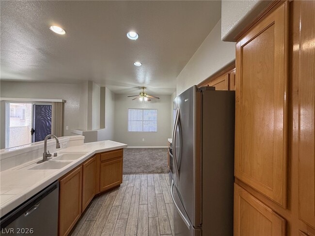 Building Photo - 2113 Echo Bay St