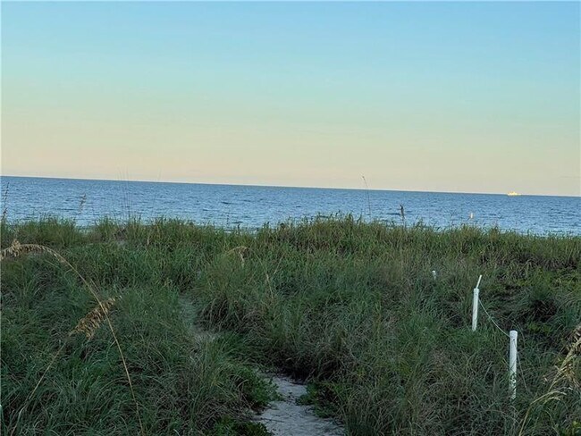 Building Photo - 4564 El Mar Dr