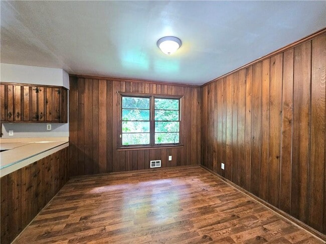 Building Photo - 813 Crockett Ct