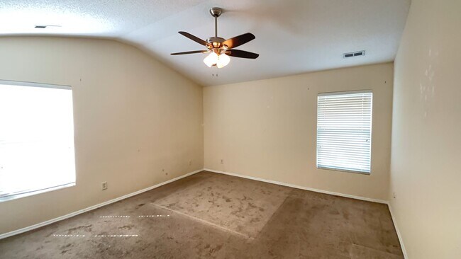 Building Photo - 3 bedroom/2 bath home in Bellegrove