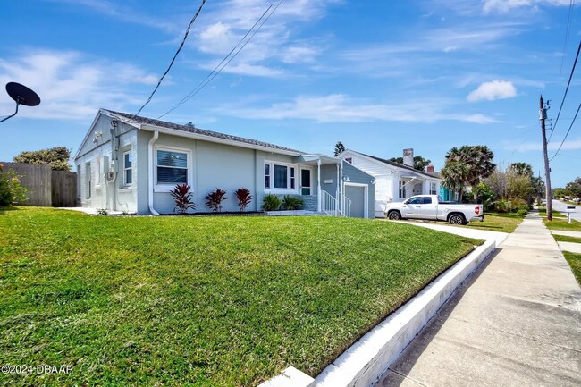 Building Photo - 518 Hillside Ave