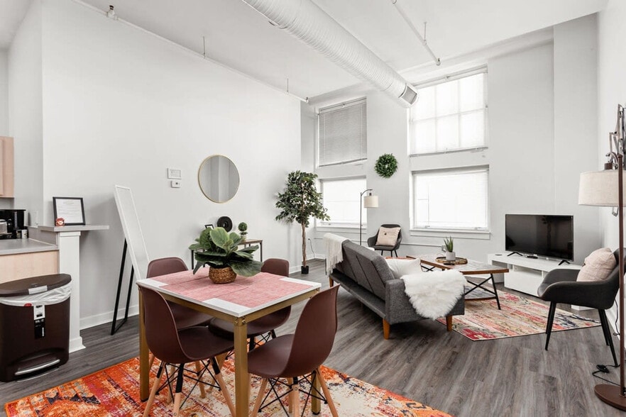 Building Photo - 50 N Illinois St