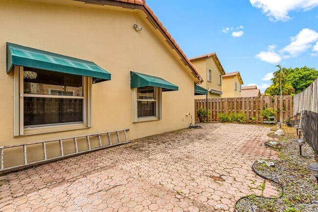 Building Photo - 11255 NW 53rd Ln