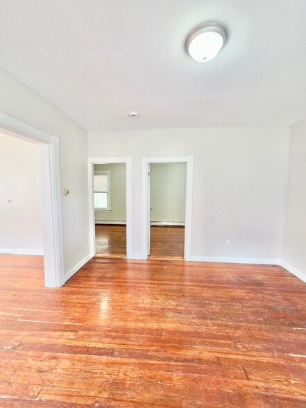 Building Photo - 53 Sisson St