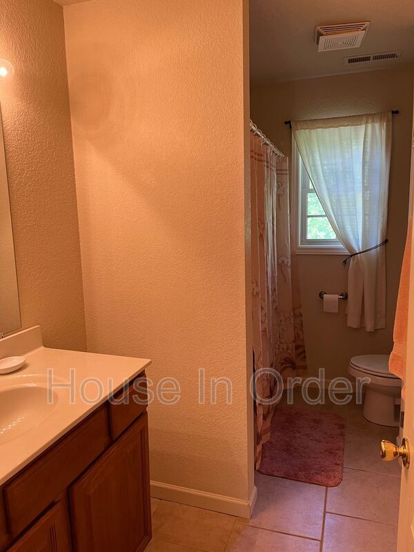 Building Photo - 7 Sirenas Wy