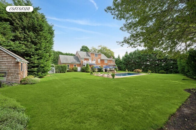 Building Photo - 270 Montauk Hwy