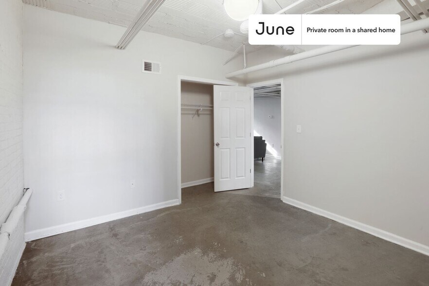 Building Photo - Room in Shared 5 bed/2 bath home in Dupont Circle