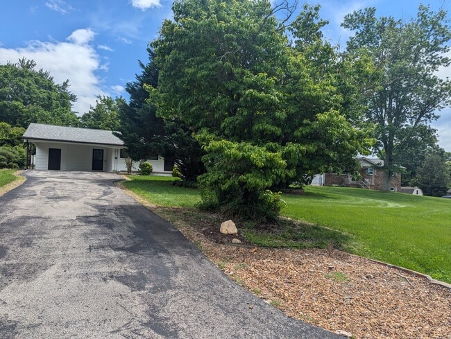 Building Photo - 11124 Farr Dr