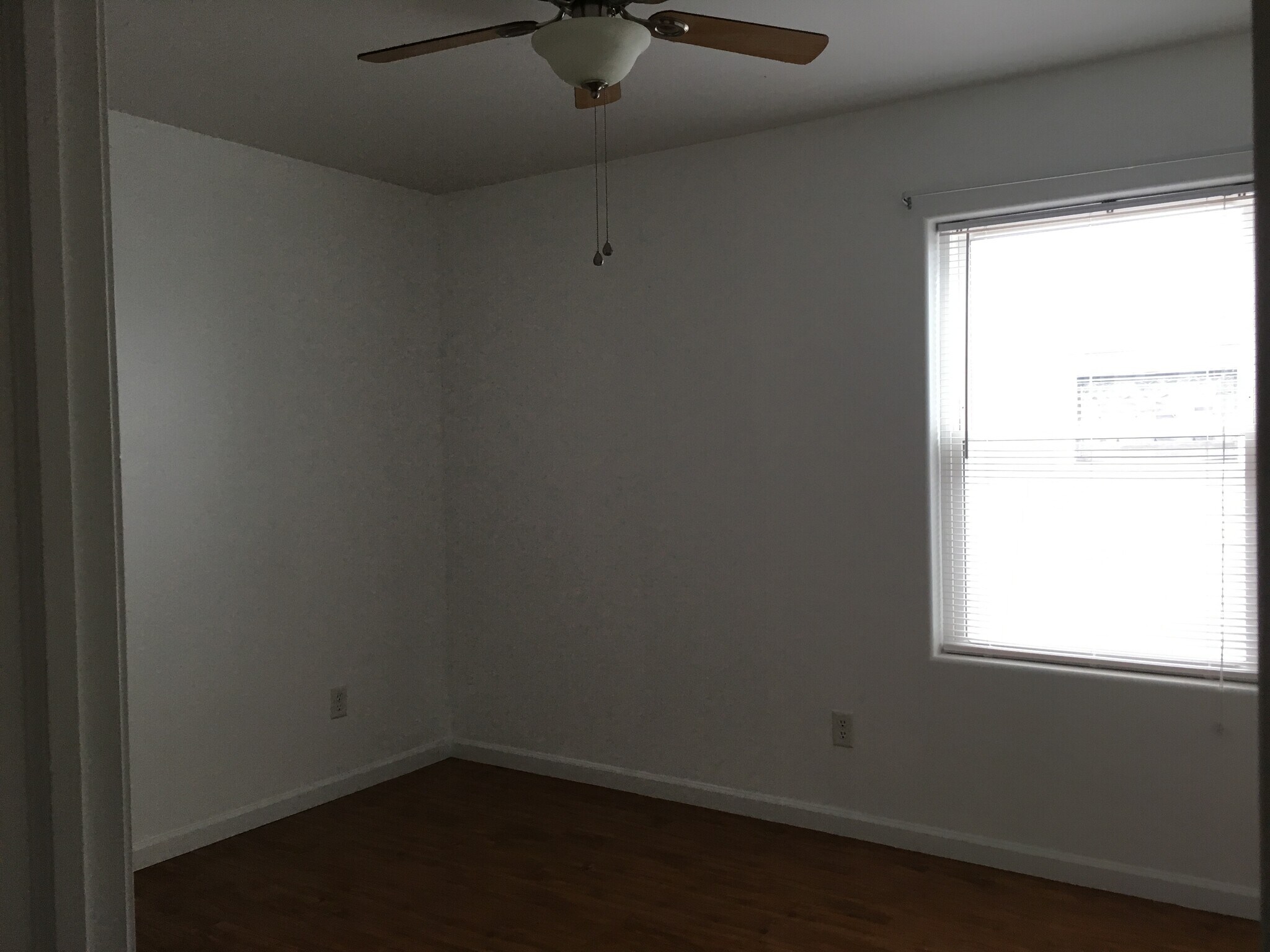 Bedroom - 553 Mercer St