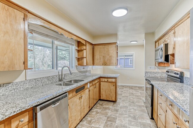 Building Photo - 7010 NE Alberta St