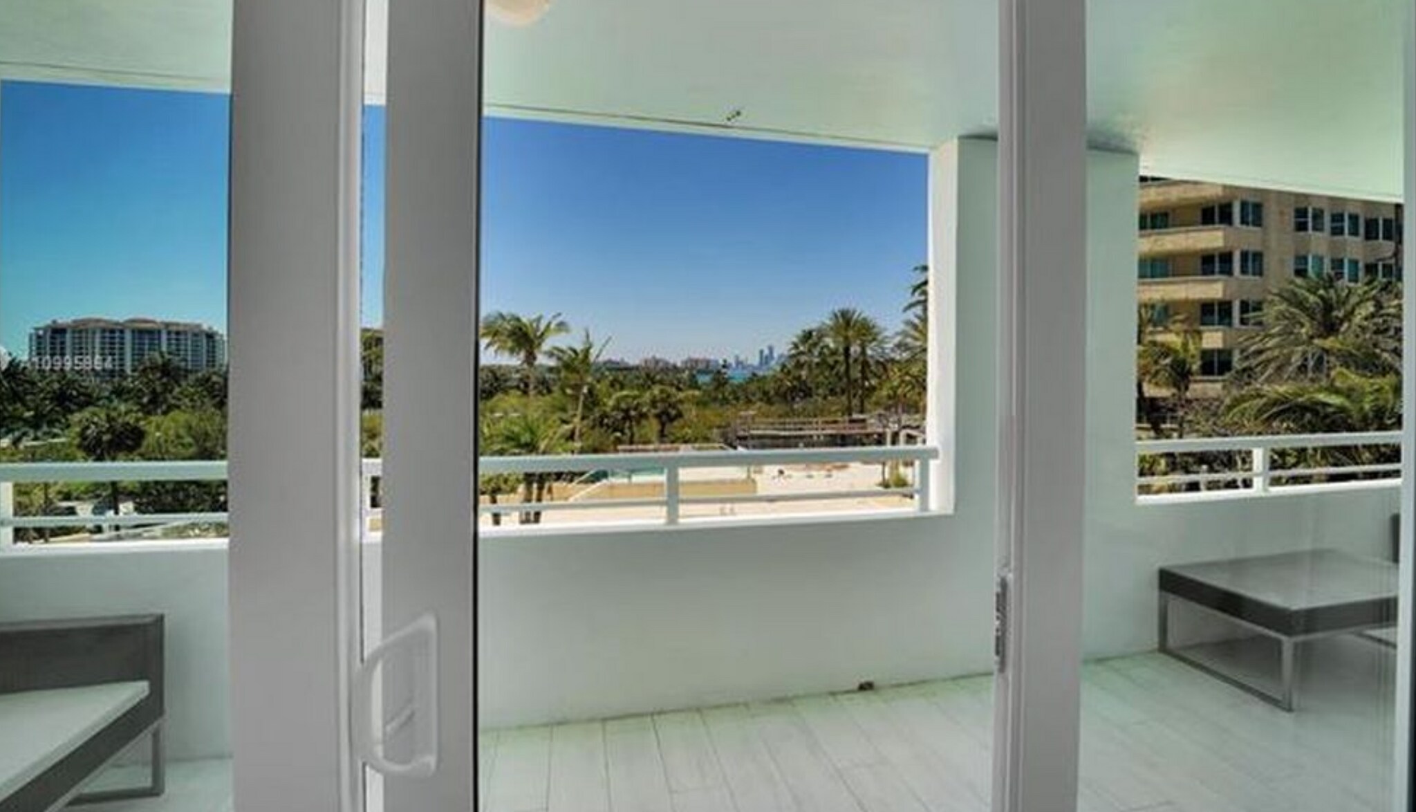 Building Photo - 400 S Pointe Dr