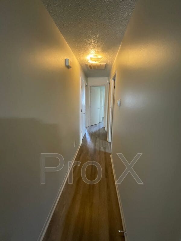 Building Photo - 613 S Brownell Ave