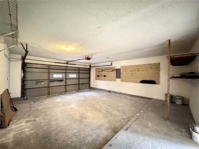Building Photo - 722 W Alamo Dr