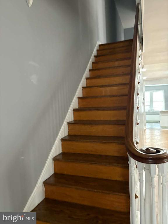 Building Photo - 5718 Woodbine Ave