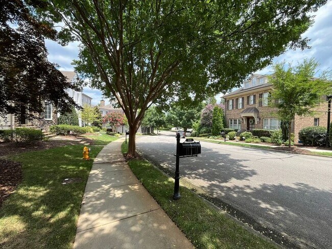 Building Photo - 535 Guilford Cir