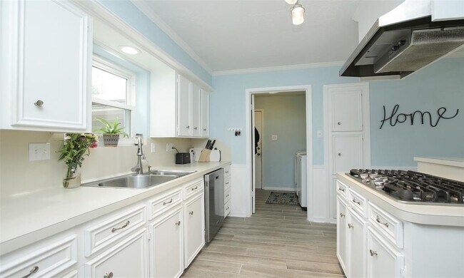 Building Photo - 6914 Chancellor Dr