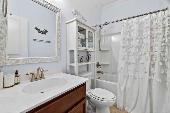 Building Photo - Experience Elevated Living on Cutleaf Drive!