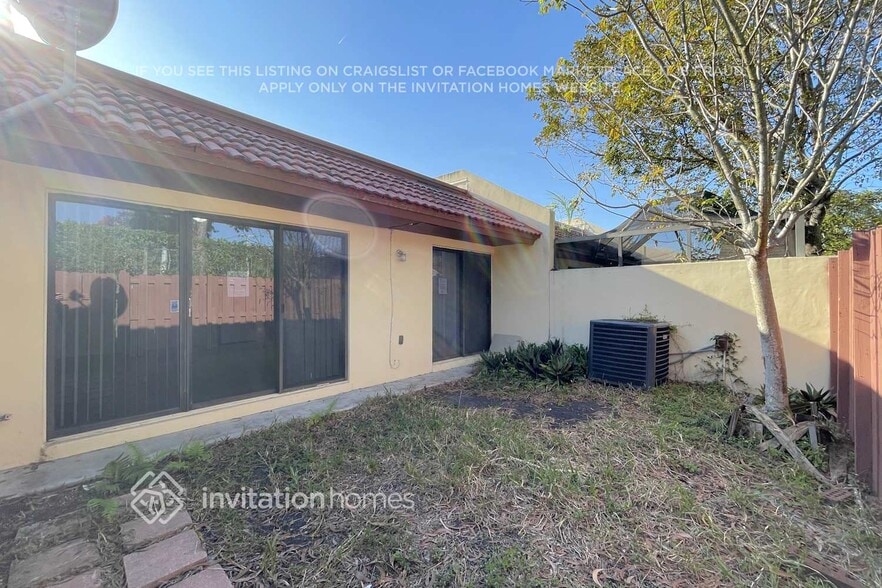 Building Photo - 11221 SW 117th Ct