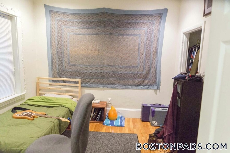 Building Photo - 45 Westland Ave