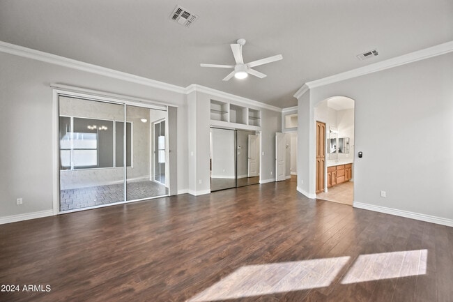 Building Photo - 6520 W Robin Ln