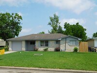 Building Photo - 714 Temple Cir
