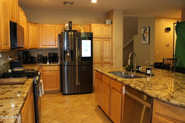 Building Photo - 1433 W Longhorn Dr