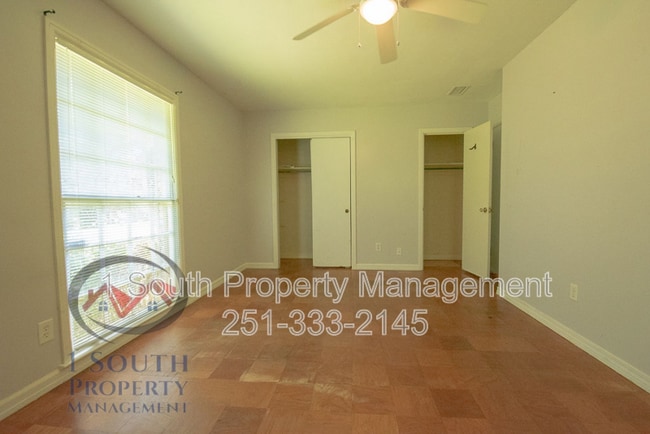 Building Photo - 5520 Vienna Ave