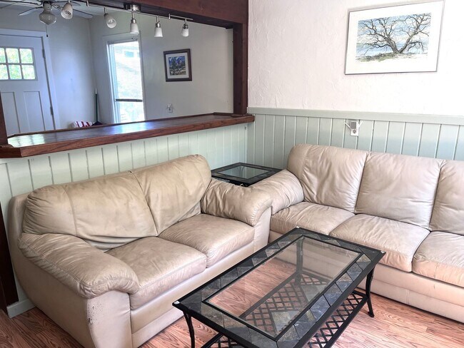 Building Photo - Fully Furnished- 2 bedroom/ 2 bathroom in Seacliff neighborhood walking distance to the beach