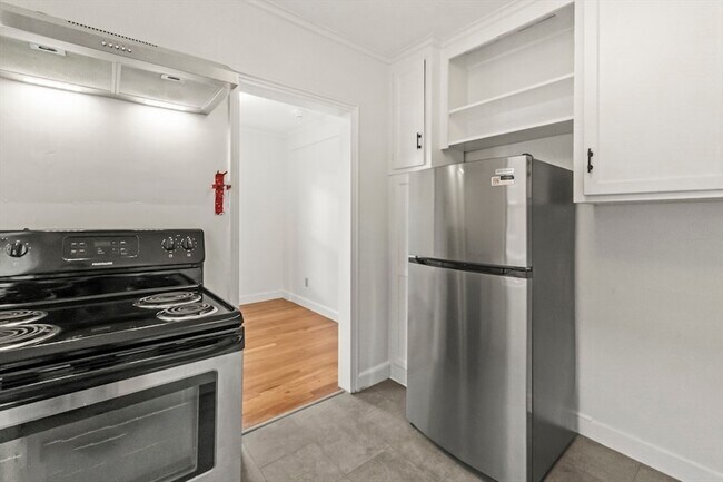 Building Photo - 38-40 Cedar Street Unit 141