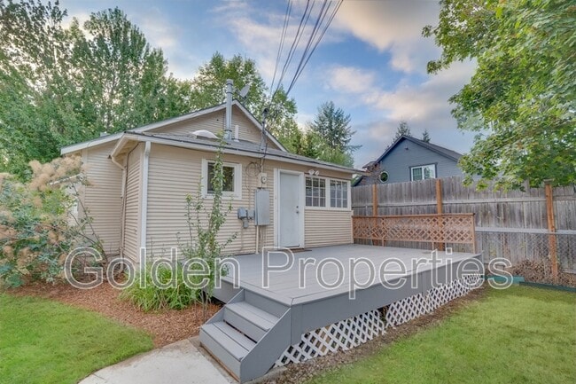 Building Photo - 406 S 14th St