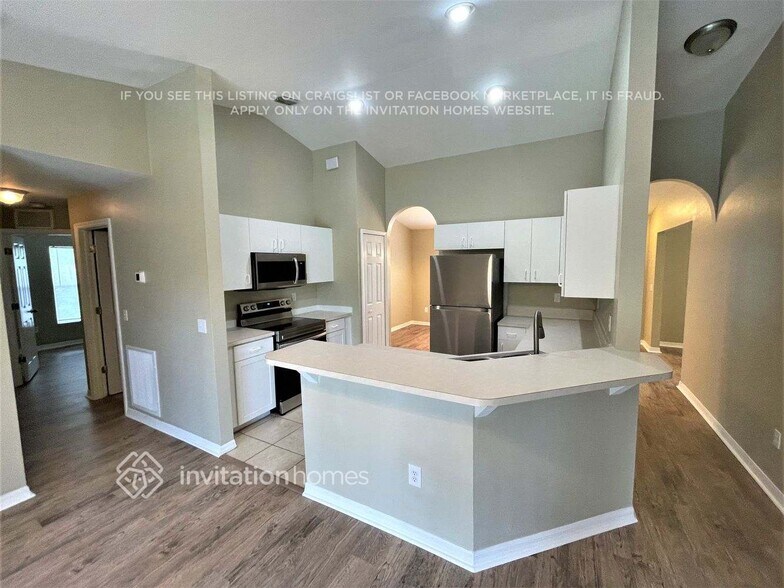 Building Photo - 908 Biscayne Dr