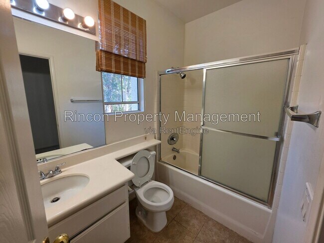 Building Photo - 2525 Villamonte Ct