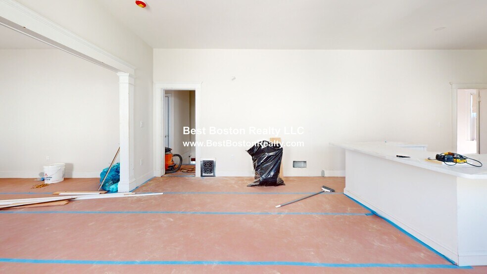 Building Photo - 47 Curtis Ave