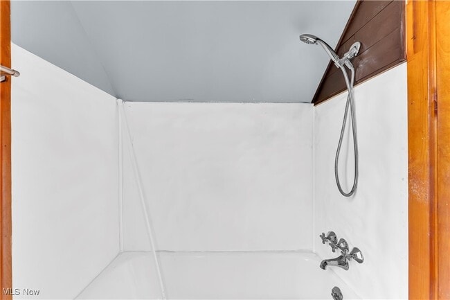 Building Photo - 913 Helmsdale Rd