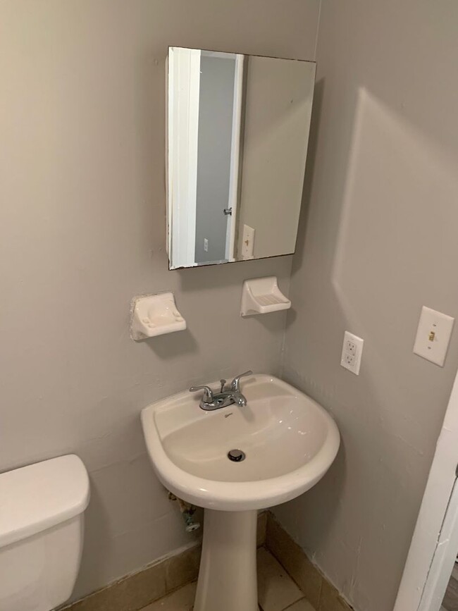 Building Photo - Remodeled 2 bedroom 1 bath in Ocala
