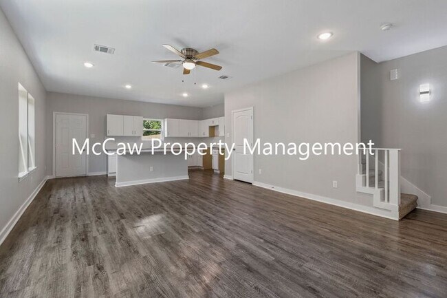 Building Photo - 5004 Colonial Ave