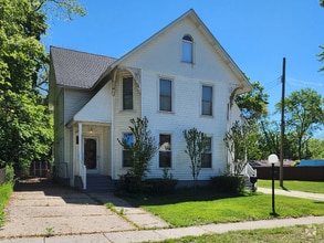 Building Photo - 3229 3rd St