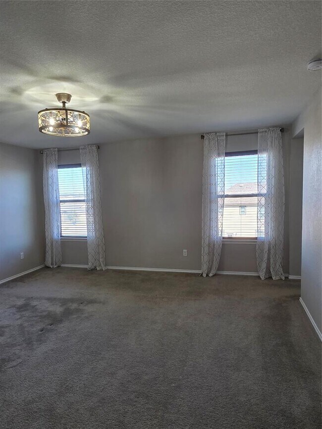 Building Photo - 1704 Constanta Dr