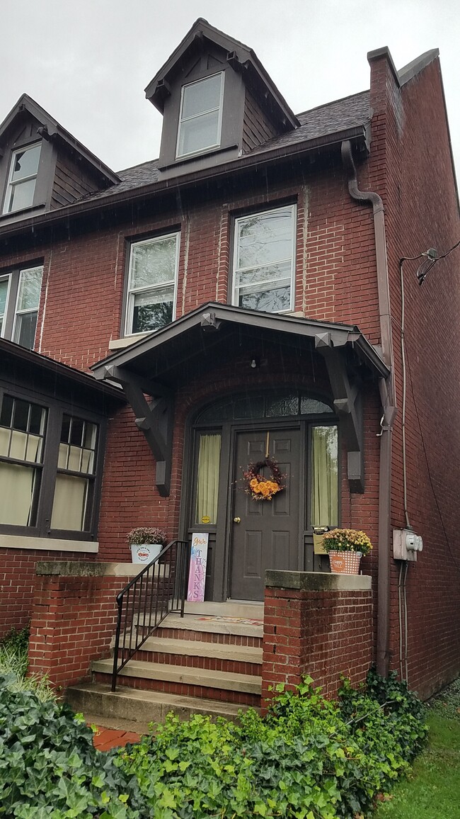 Front Entrance - 113 Hanover St