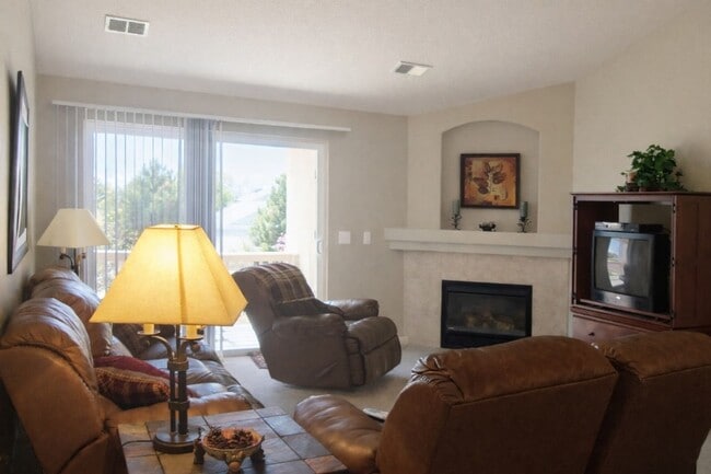 Building Photo - 4605 Hahns Peak Dr