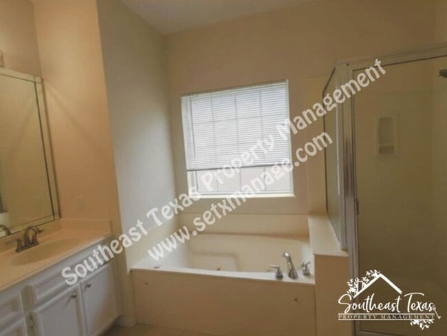 Building Photo - 7920 Buttercup Ln