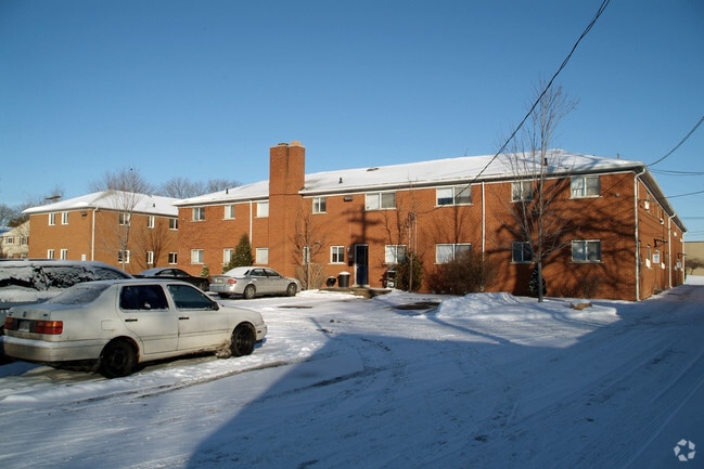 Urbane on Maple - 629 Maple Rd