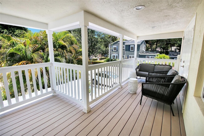 Building Photo - 211 SE 16th Ave