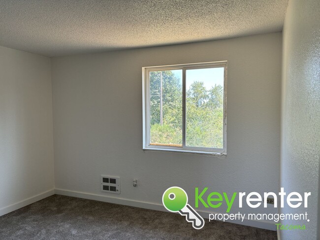 Building Photo - Recently Renovated Tacoma Home