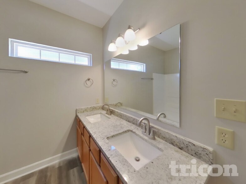 Building Photo - 2690 Kilmurray Dr